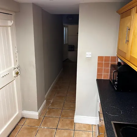 1 Bedroom With Garden