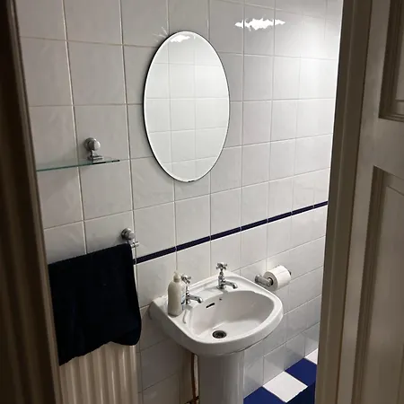 1 Bedroom With Garden Apartman *