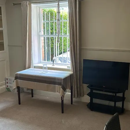 1 Bedroom With Garden Lägenhet